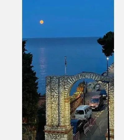 Monolocale 18 Mq Con Accesso Mare No Vista Mare *